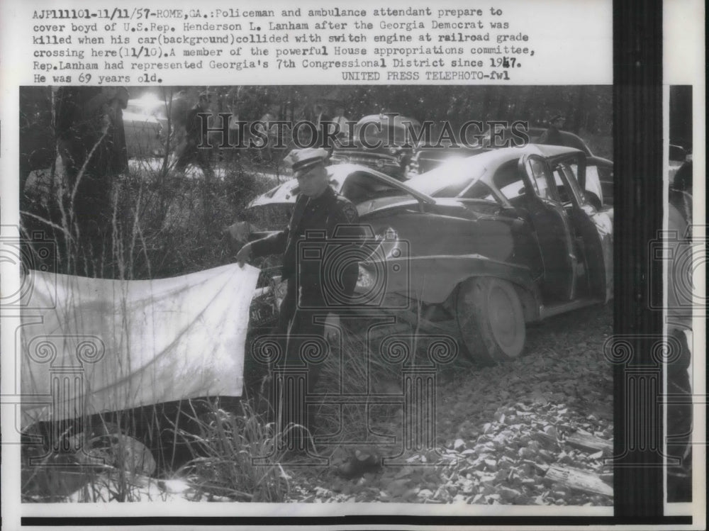 1957 Press Photo Covering body of U. S. Rep. Henderson L. Lanham after crash - Historic Images