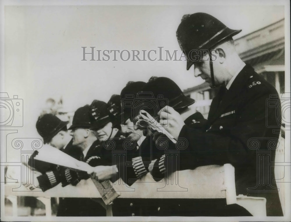 1931 Policemen Watch Horse Race At Epsom Racecourse - Historic Images