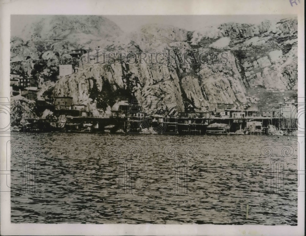 1936 Press Photo Primitive Fishing Village On Barren Coast Of Greenland - Historic Images