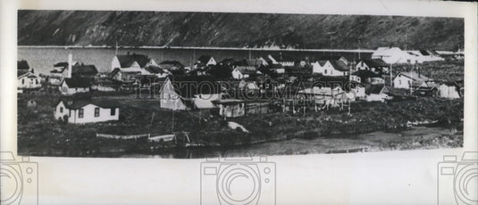 1942 Press Photo Harbor & village at Unalaska from US Naval Base - Historic Images