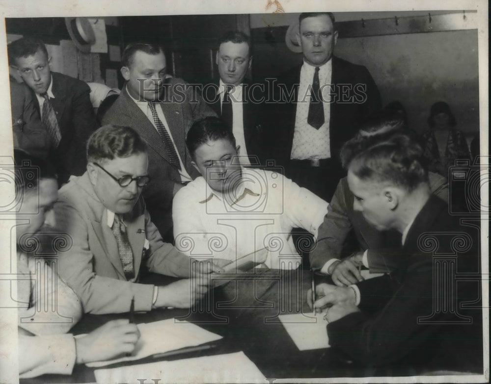 1930 Ed Johnston &amp; coroners jury in Chicago, Ill.  - Historic Images