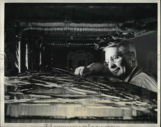 1941 Press Photo Westinghouse Electric plant,, distribution frame assembled-Historic Images