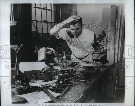 1969 Press Photo Evanston, Ill. Power Tool Institute & a cluttered workbench-Historic Images