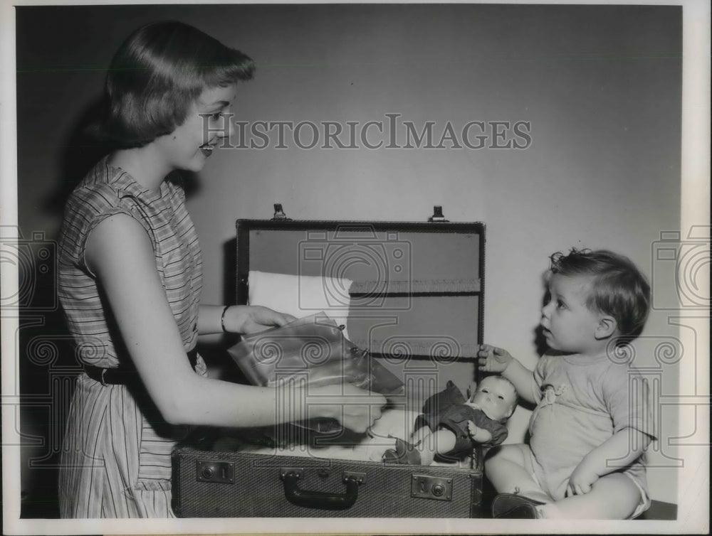 1949 Model sunny Lucas Pack Sons Chris baby Tub - Historic Images