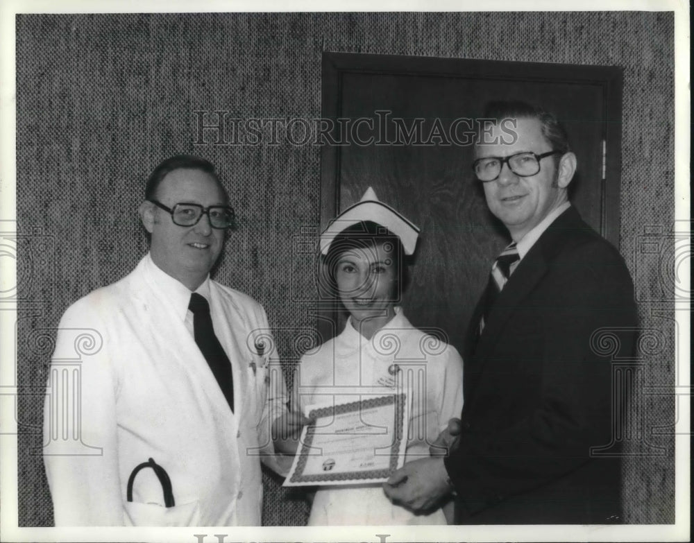 Press Photo Brentwood Hospital in Ohio, Pauyl Stitzel, &amp; accreditation certs-Historic Images