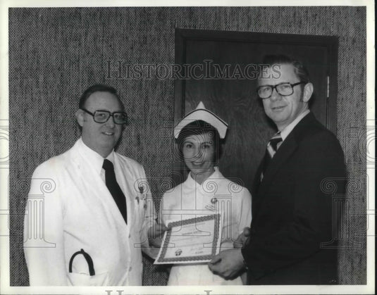 Press Photo Brentwood Hospital in Ohio, Pauyl Stitzel, & accreditation certs-Historic Images