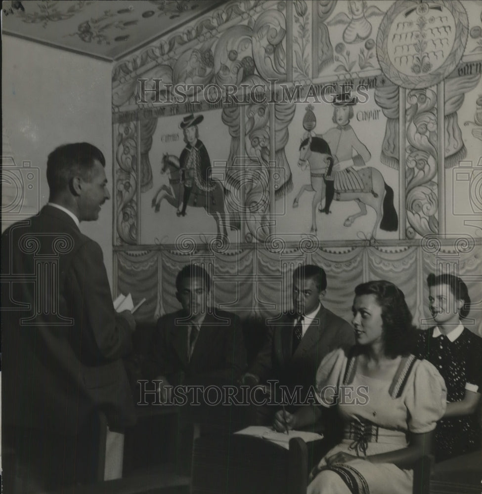 1938 Press Photo Dr. James Stinchcomb at Univ. Pittsburgh&#39;s Cathedral Learning - Historic Images