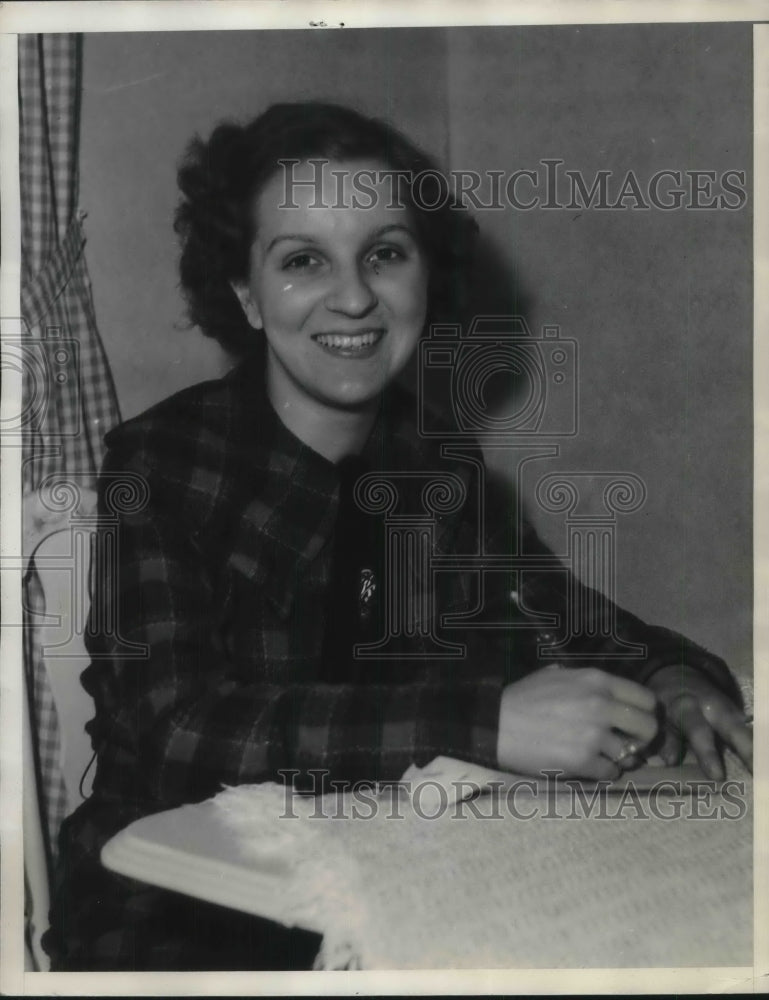 1935 Press Photo Celeste Strack of University of California at L.A. - neb91954 - Historic Images