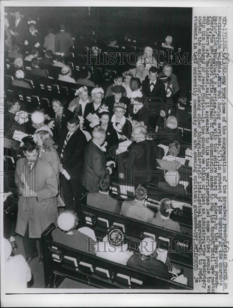 1962 Members of Broadway Presbyterian Protest Ousting Rev. Merriam - Historic Images