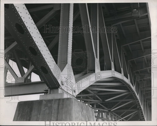 1939 Press Photo Main St bridge supports in Cleveland, Ohio - neb92215 - Historic Images
