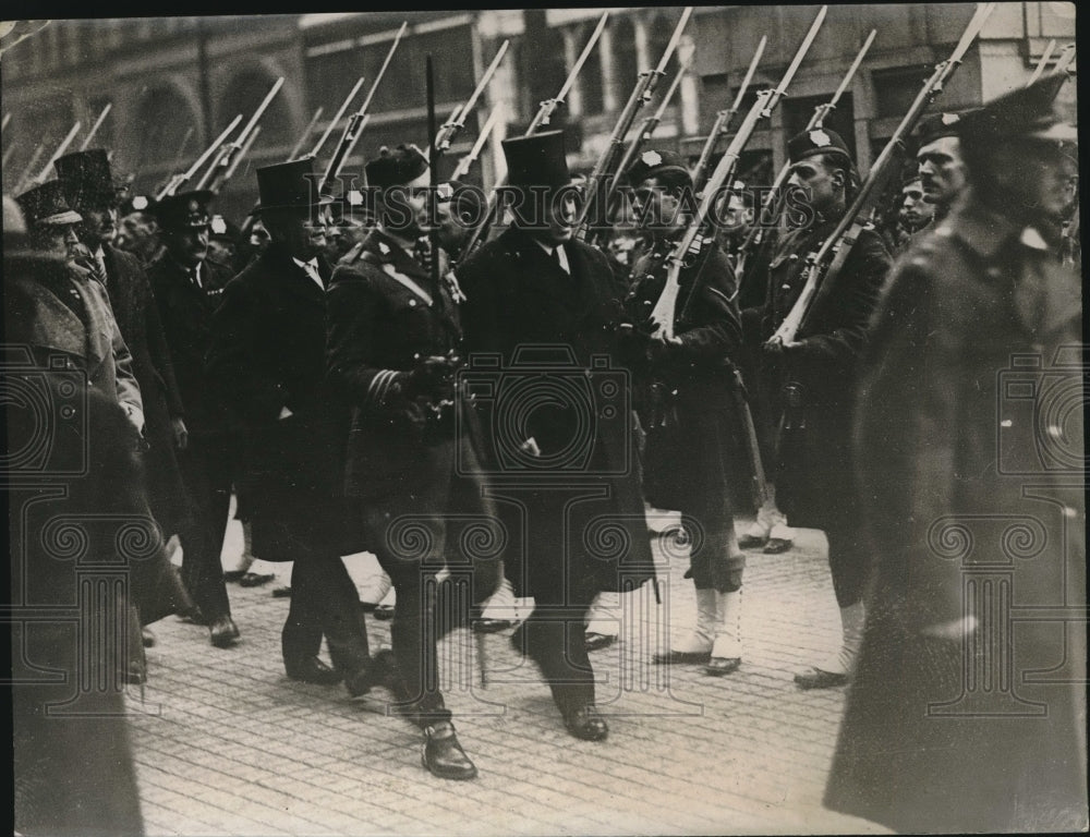 1929 Premier King &amp; honor guard in Toronto, Canada  - Historic Images