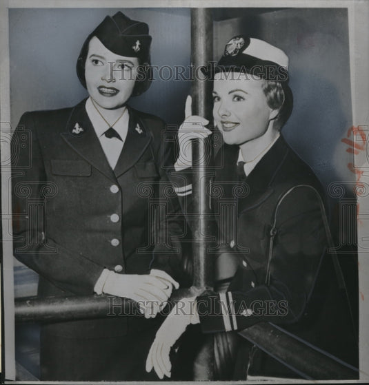 1955 Press Photo Janice Vaughman & actress Jane Howard "Francis in the Navy" - Historic Images