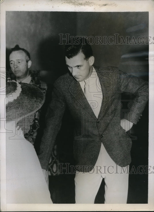1935 Press Photo Jack Walker polo star from Honolulu at social event - Historic Images