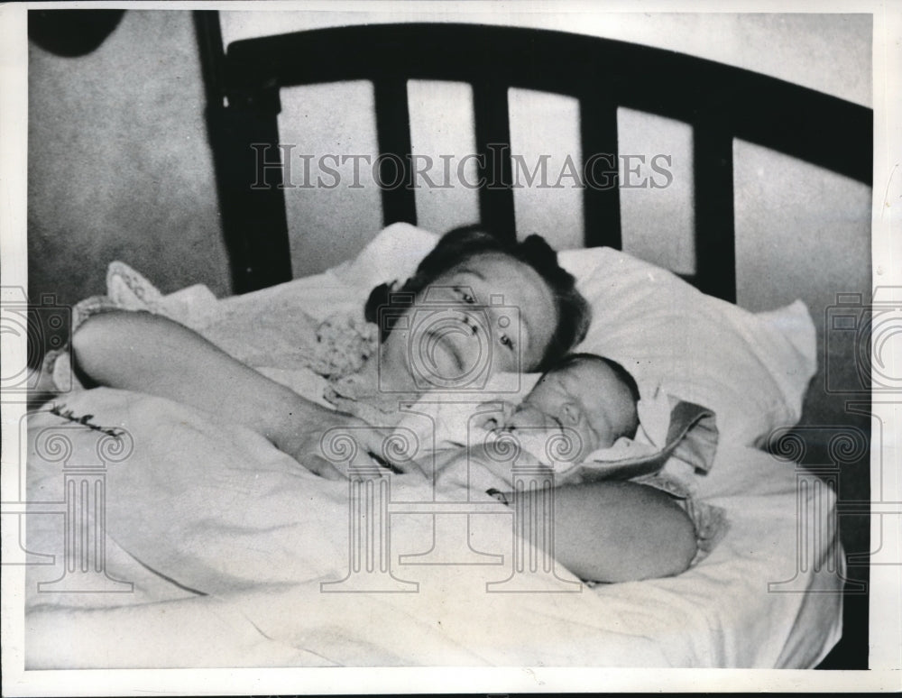 1940 Press Photo Governor Homer Holt&#39;s Wife &amp; Newborn Son - Historic Images