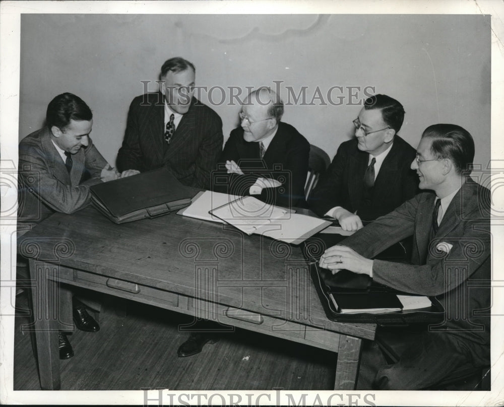 1941 Govt sues Pullman Co $265,000 co operates in restraint of trade - Historic Images