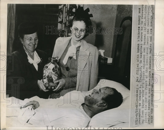 1947 Press Photo Milwaukee George L Trapp Hospital Recovering From Burns-Historic Images