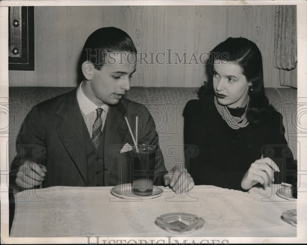 1940 Press Photo Miss Josephine Johnson &amp; David Blair Hamilton At South American - Historic Images