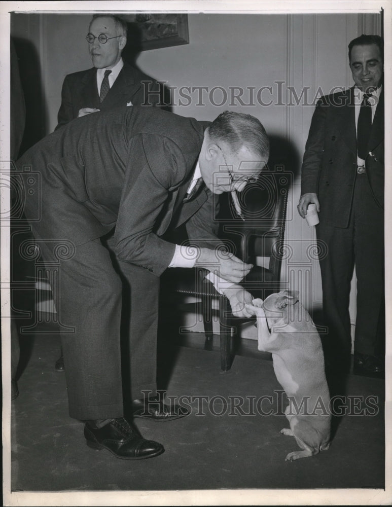 1946 Press Photo Secretary of Labor Lewis B Schwellenbach with Strike Negotiato - Historic Images