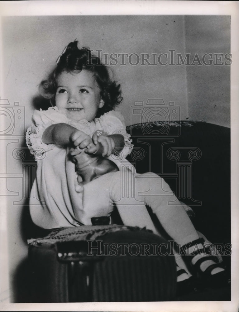 1947 Gail Tuchsher at Age Three Has Early Christmas Due to Illness - Historic Images