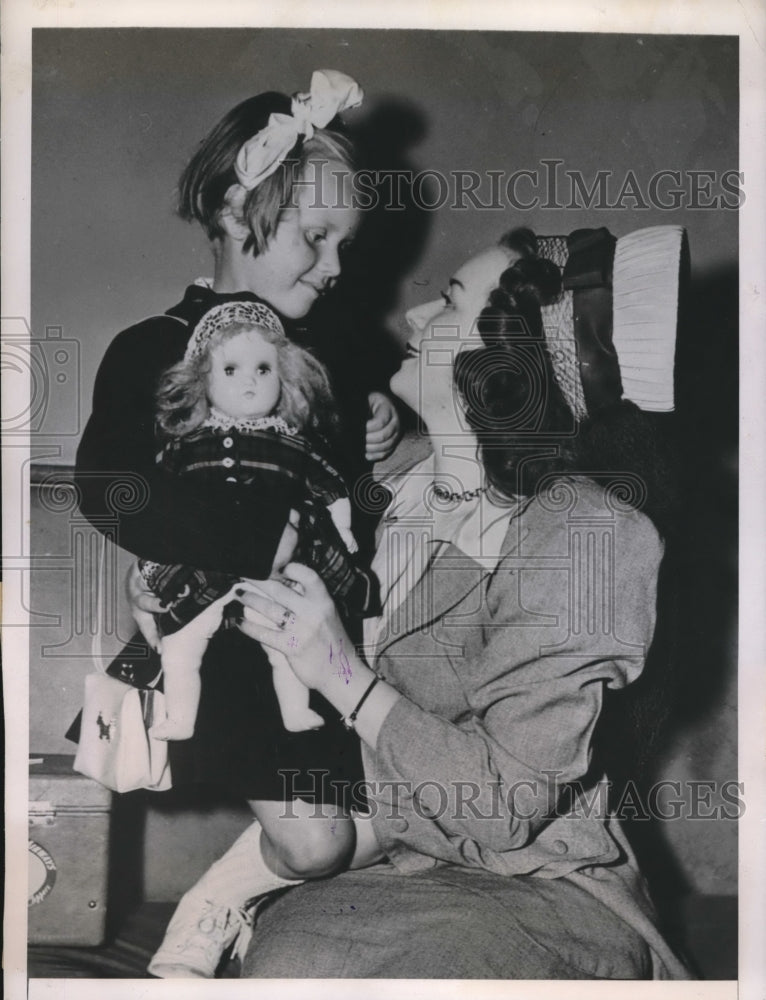 1948 NYC, Mrs Inga Truman &amp; daughter Krista - Historic Images