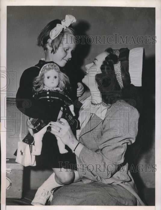 1948 NYC, Mrs Inga Truman & daughter Krista - Historic Images