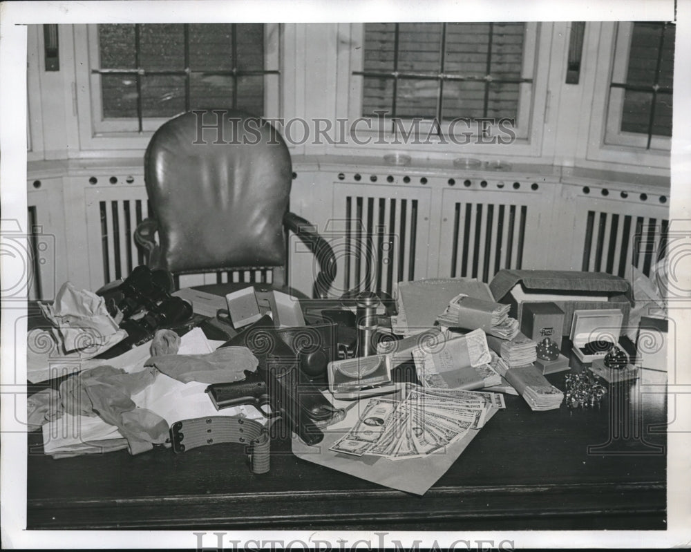 1946 Press Photo Lewis L. Warner Criminal Investigation - neb94079 - Historic Images