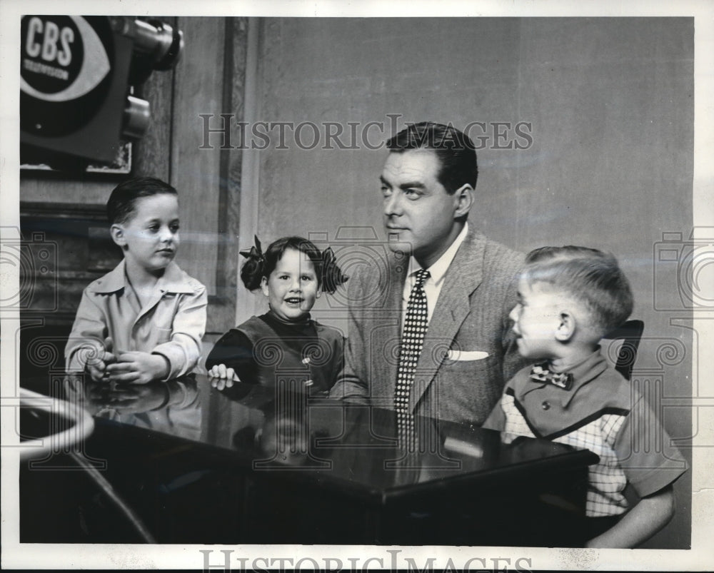 1953 Press Photo Jack Barry Creator of Juvenille Jury Joe Ward, Michelle Fogel, - Historic Images