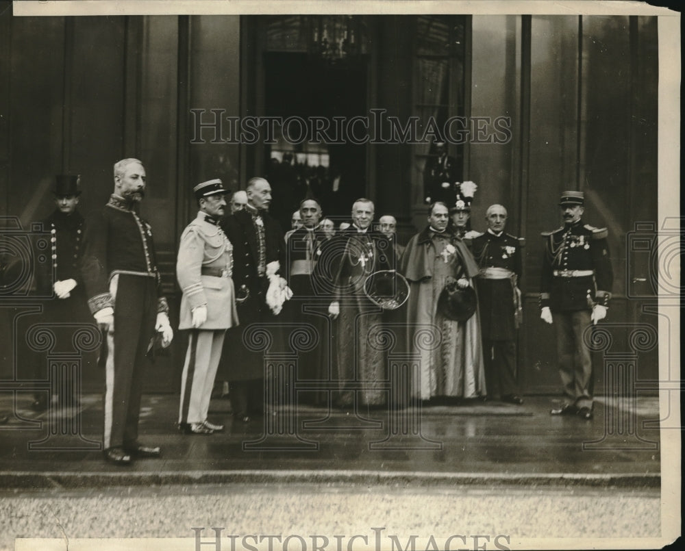 1926 Press Photo Cardinal Dubois bestows Red Hat to Mgr.  Ceritti  in Paris - Historic Images