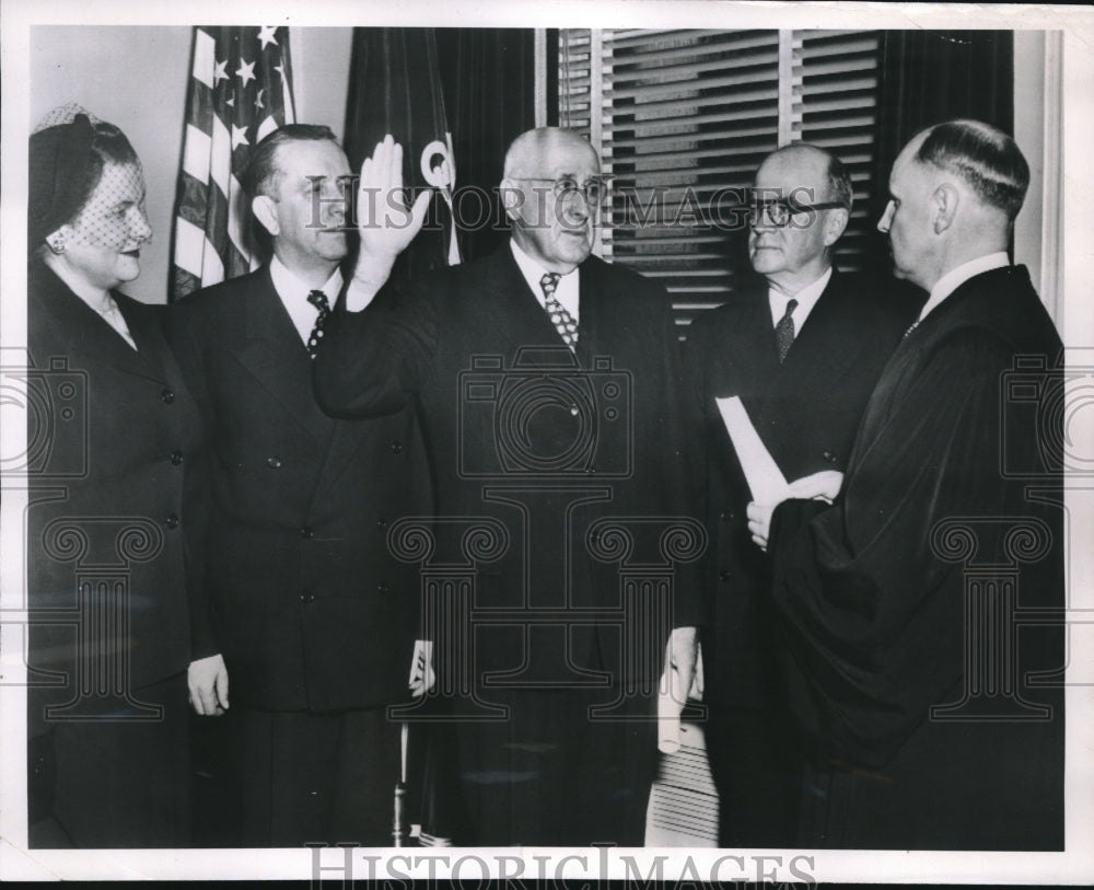 1951 Press Photo Elbert Thomas Sworn as Commissioner, Mrs. Thomas, O. Chapman - Historic Images