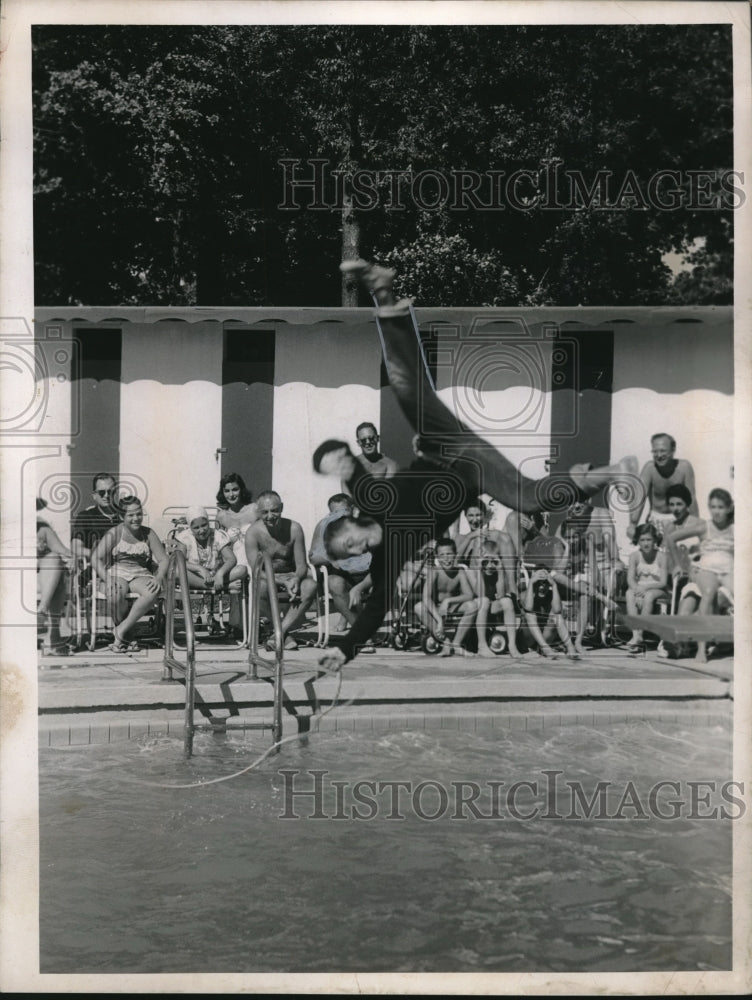 1956 Press Photo Barry William Life Guard Lake Shore Country Club - Historic Images