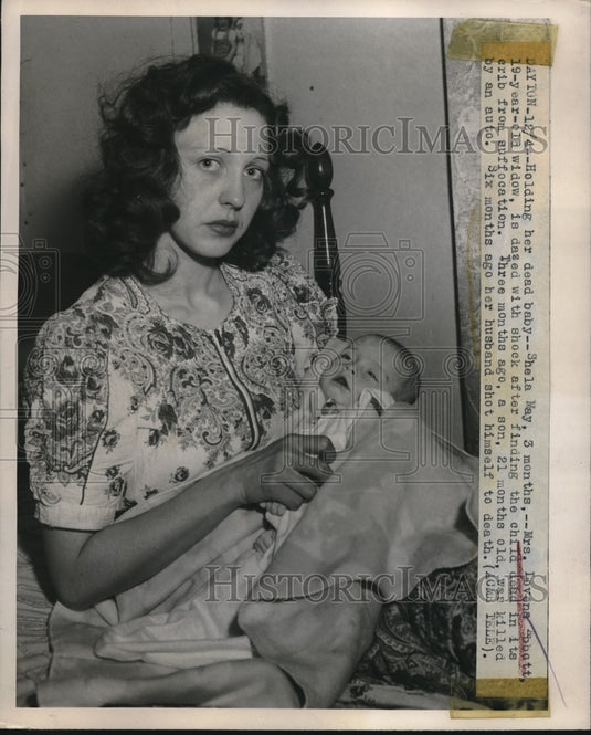 1948 Press Photo Dayton, Ohio Shela May, 3 mths & Mrs Lavena Abbott, baby died-Historic Images