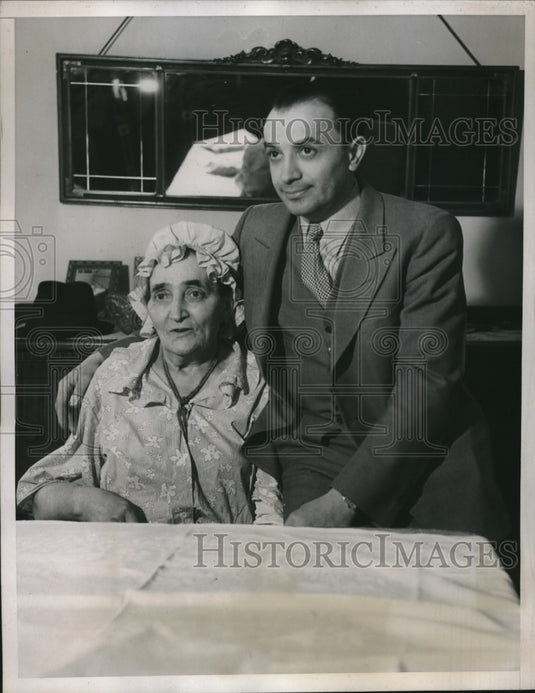 1935 Press Photo Abe Weiss & mom Tillie Weiss Win Irish Hospital Sweepstakes - Historic Images