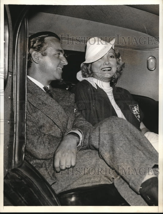 1937 Press Photo Peggy Rich with her fiance - Historic Images