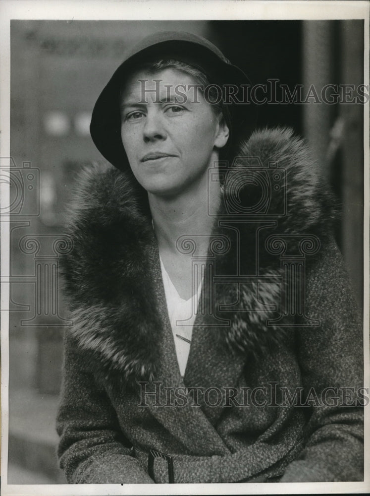 1933 Press Photo Mrs R Gray Taylor of Media, Pa wins Research fellowship at Brwr - Historic Images