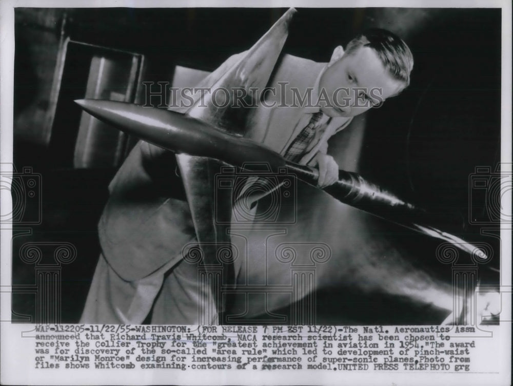 1955 Press Photo Wash.D.C. NACA research scientist Richard T Whitcomb - Historic Images