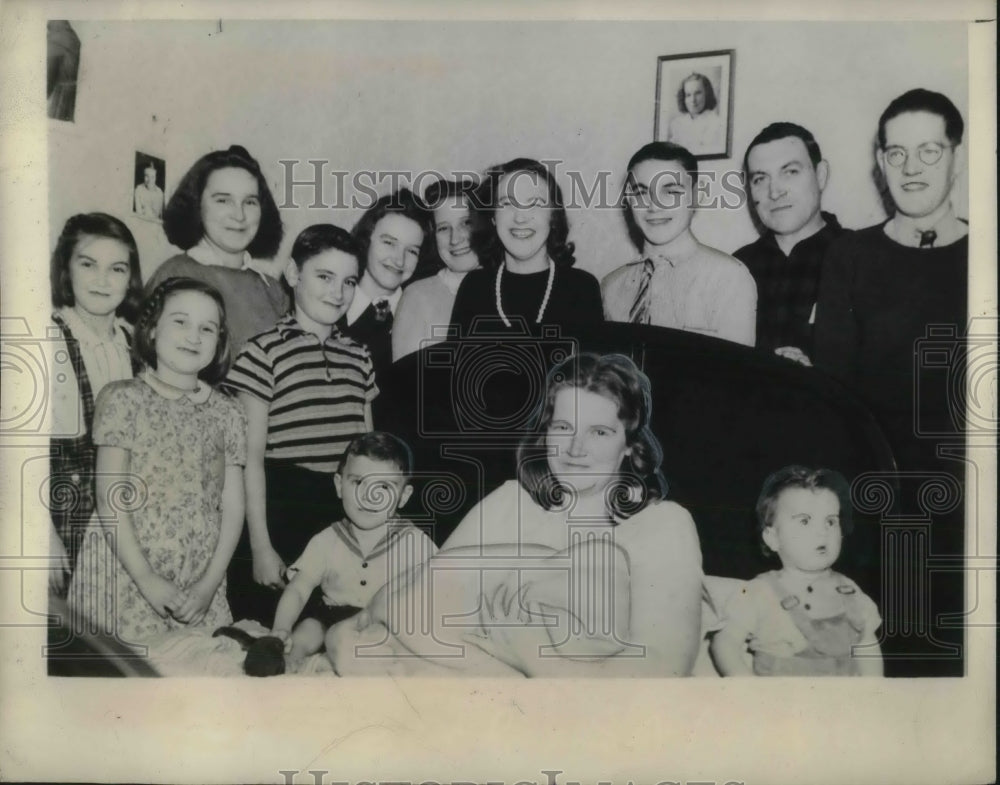 1942 Auburn ,N.Y. Family welcomes 20 child.  - Historic Images