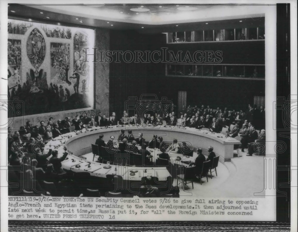 1956 UN Security Council Meets To Discuss Anglo - Historic Images