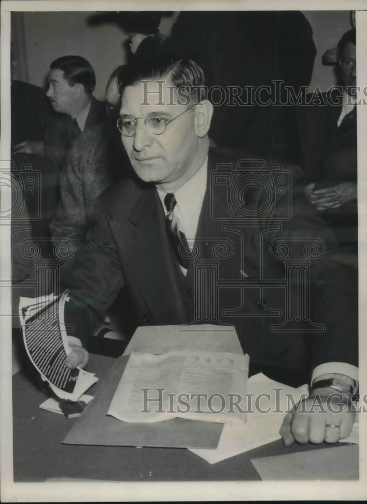1940 Frank Hook in front of the House Rules Committee - Historic Images