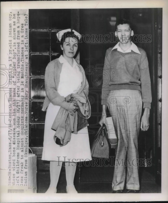 1948 Press Photo Kenneth Thames with Bone Disease Leaves Childrens Hospital - Historic Images