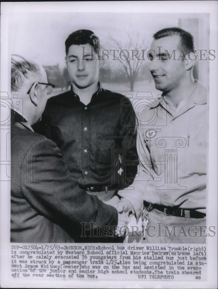 1963 Press Photo School Bus Driver School Bus Driver William Trumble - Historic Images