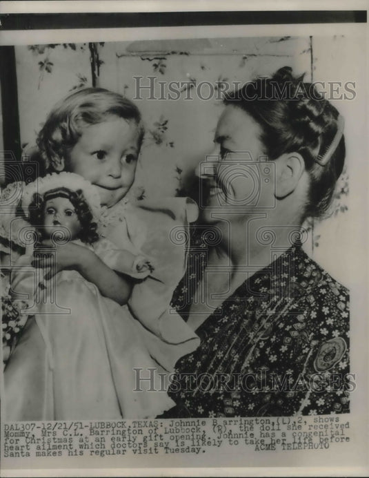 1951 Press Photo Johnnie Barrington & Mother Mrs CL Barrington of Texasa - Historic Images