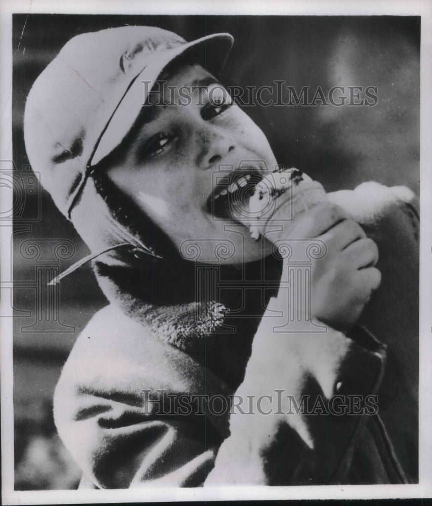 1953 Press Photo Stephen Stern Eats Ice Cream in Allentown, Pennsylvania. - Historic Images