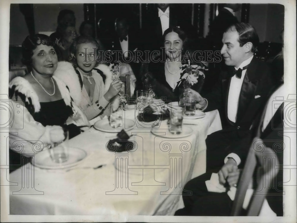 1932 Club El Garron with Society Members Attending Mrs Arthur Block - Historic Images