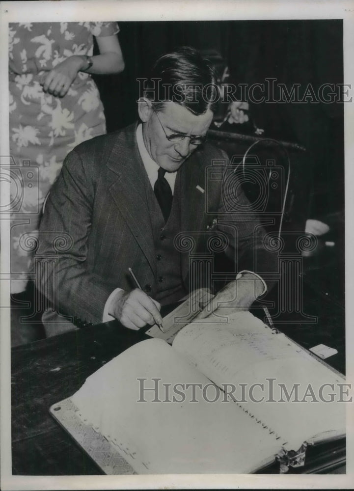 1938 Judge Arthur James, Conservative Republican candidate for Gov - Historic Images