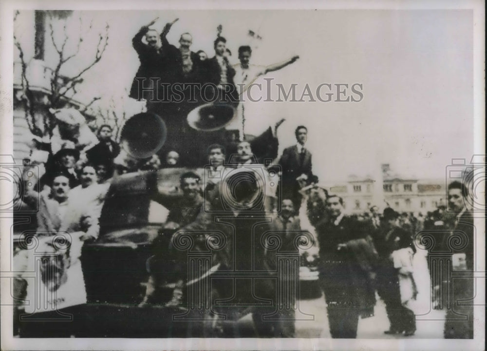 1951 Supporters of Juan Peron in the streets of Buenos Aires - Historic Images