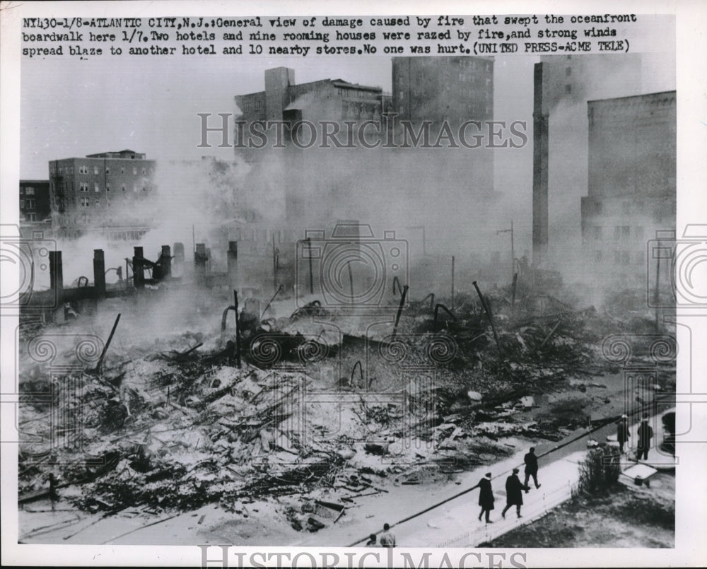 1952 Press Photo fire guts buildings along boardwalk, Atlantic City, NJ - Historic Images