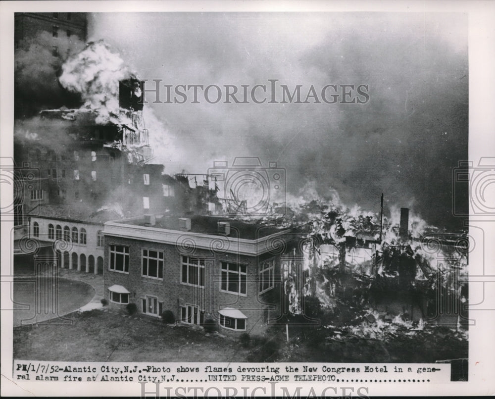 1952 Atlantic City, NJ aerial view of fire at New Congress hotel - Historic Images