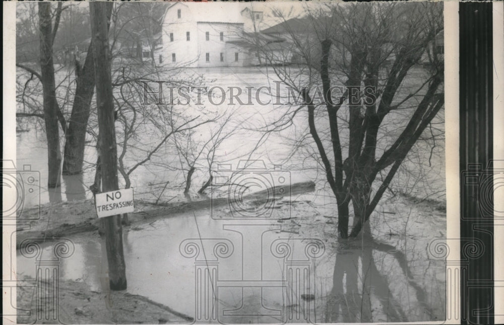 1957 Press Photo Missouri Big River flooding at Cedar - Historic Images