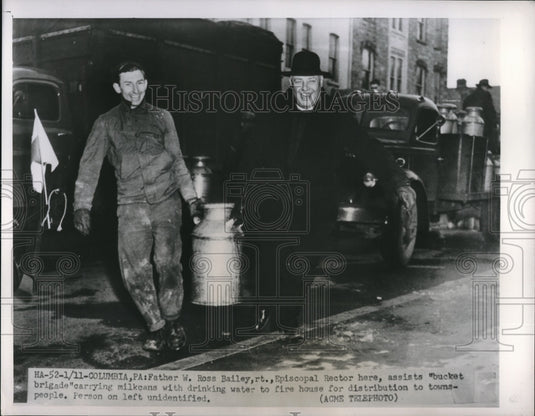 1951 Press Photo Father W. Ross Bailey assisting "Bucket Brigade" - neb97084 - Historic Images
