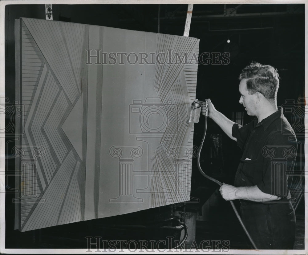 Press Photo A worker at Cleveland, Ohio Aluminum Co of America plant - Historic Images